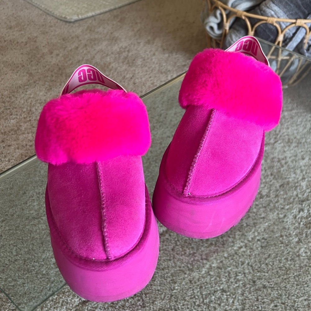 UGG - hot pink platform UGG slippers